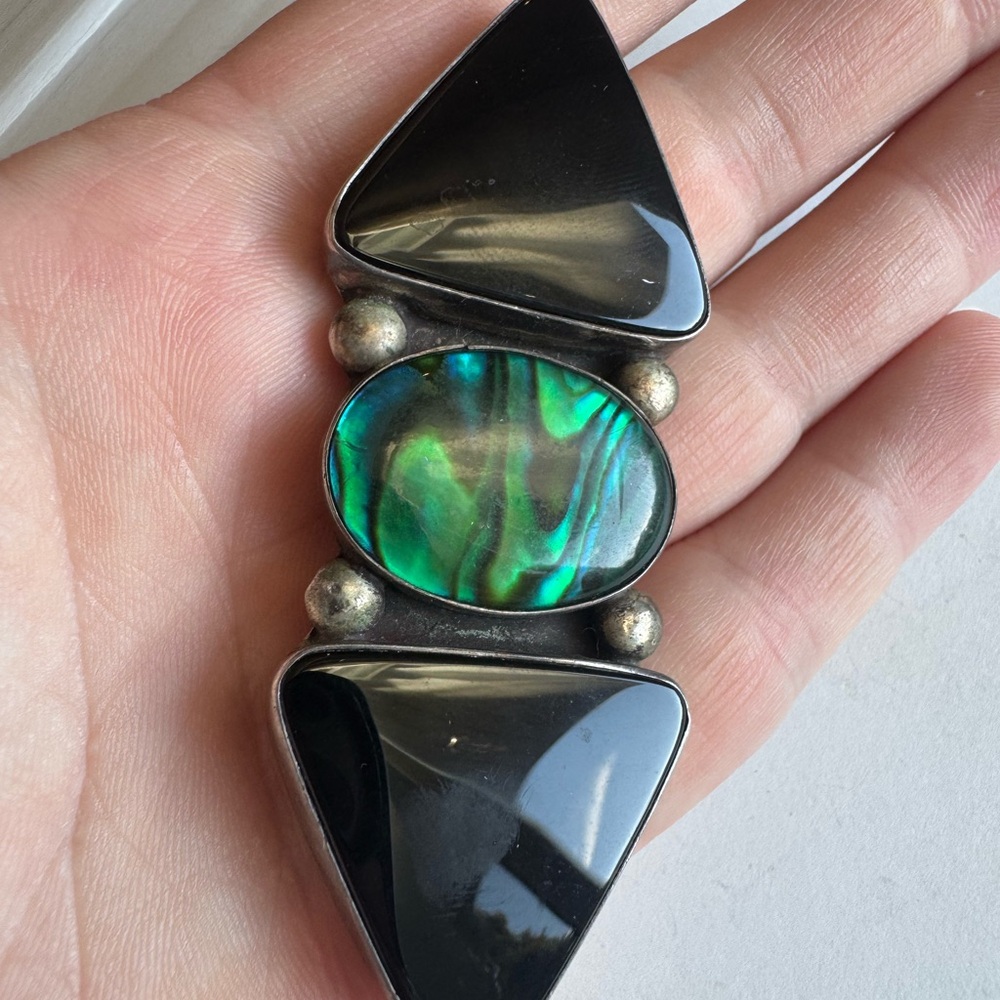 Elegant Sterling Silver Black Onyx and Green Abalone Pin brooch 22.9g - Picture 8 of 15
